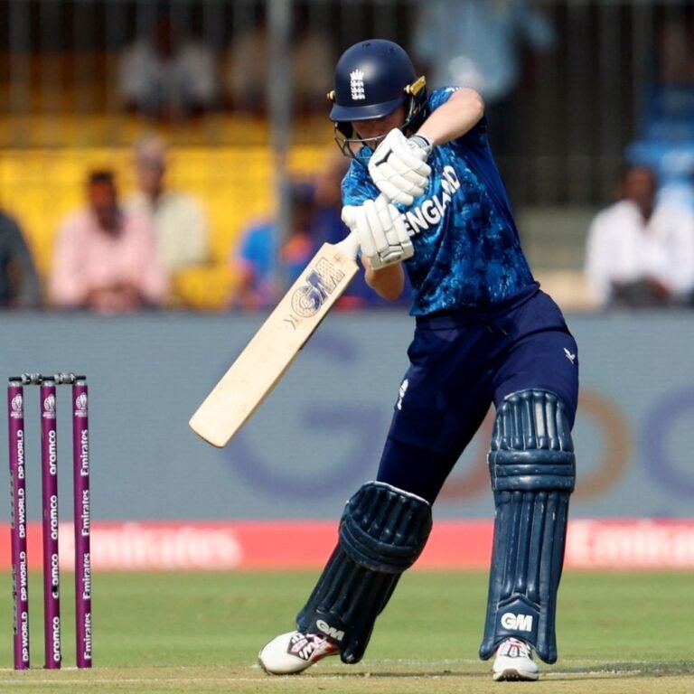 विमेंस वर्ल्ड कप- दीप्ति शर्मा को दूसरा विकेट:एमी जोन्स फिफ्टी लगाने के बाद आउट; इंग्लैंड का स्कोर- 98/2