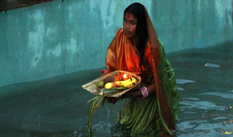 Chhath Puja 2025 Date: छठ पूजा पर 36 घंटे के निर्जला व्रत से पहले जानें नहाय-खाय और खरना की तारीखें