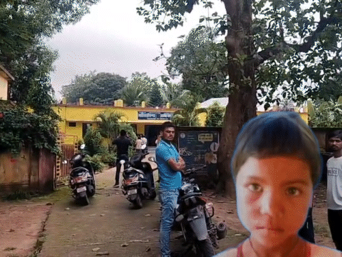 टाई के फंदे से खिड़की पर लटकी मिली छात्रा:5वीं में पढ़ती थी, कोंडागांव के आदिवासी गर्ल्स-हॉस्टल की घटना, परिजन बोले-प्रबंधन ने झूठी जानकारी दी