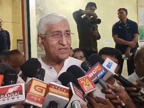 चंद्राकर बोले-सिंहदेव को एक दिन का CM बना देंगे:कहा-साय की कुर्सी पर बैठाकर सम्मान कर देंगे, सिंहदेव बोले थे-कभी नहीं कहूंगा मुख्यमंत्री नहीं बनना