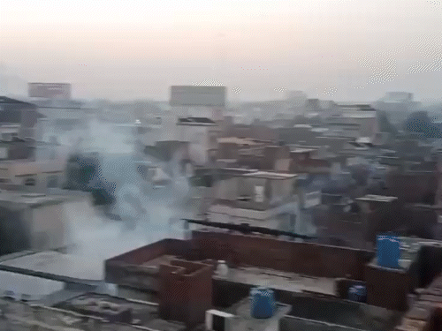 पाकिस्तान में पुलिस फायरिंग में 250 की मौत का दावा:गाजा पीस डील के खिलाफ प्रदर्शन कर रहे थे; 1500 लोग घायल