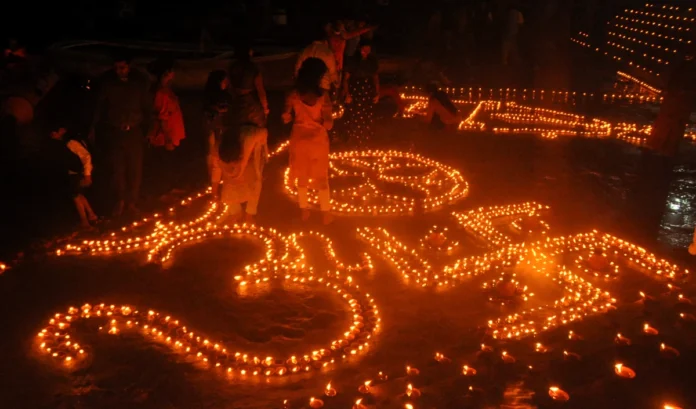 देव दीपावली 2025 कब है? नोट करें सही तारीख, शुभ मुहूर्त और महापुण्य का लाभ