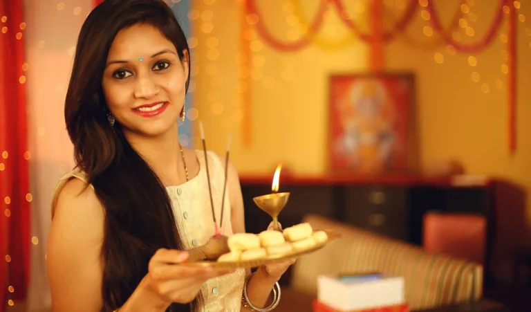 Dhanteras 2025:  माता लक्ष्मी-कुबेर देव और भगवान धन्वंतरि की कृपा पाने के लिए ऐसे करें पूजा, भर जाएंगे धन के भंडार