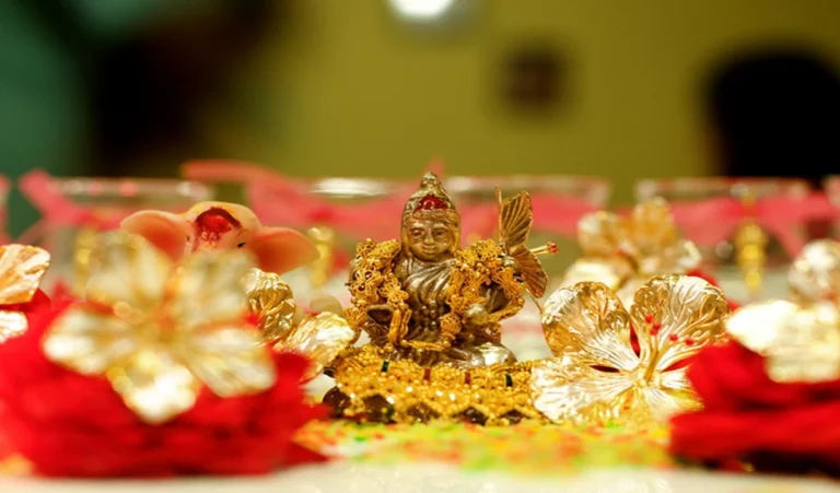 Dussehra Upay: दशहरा पर करें ये सिद्ध उपाय, घर में आएगी धन-समृद्धि और खुशहाली