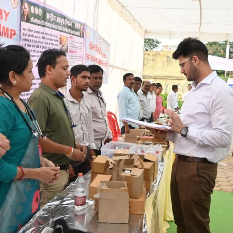 बलौदाबाजार में जिला स्तरीय आयुष स्वास्थ्य मेला:550 से अधिक लोगों ने लिया निःशुल्क स्वास्थ्य परीक्षण और दवा का लाभ