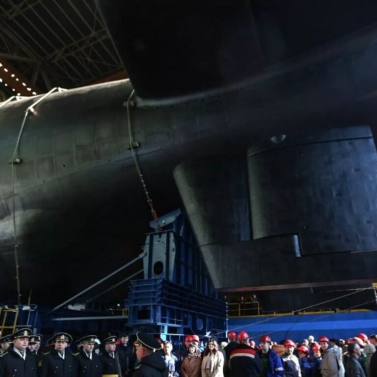 रूस में परमाणु क्षमता वाले टॉरपीडो ‘पोसाइडन’ का सफल टेस्ट:रेडियोएक्टिव समुद्री लहरें पैदा करता है, किनारे बसे इलाके पलभर में तबाह कर सकता है