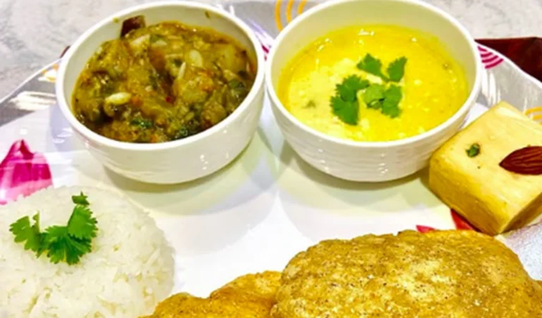 Govardhan Puja 2025: गोवर्धन महाराज के लिए घर पर बनाएं स्वादिष्ट अन्नकूट प्रसाद, जानिए इसे बनाने की विधि