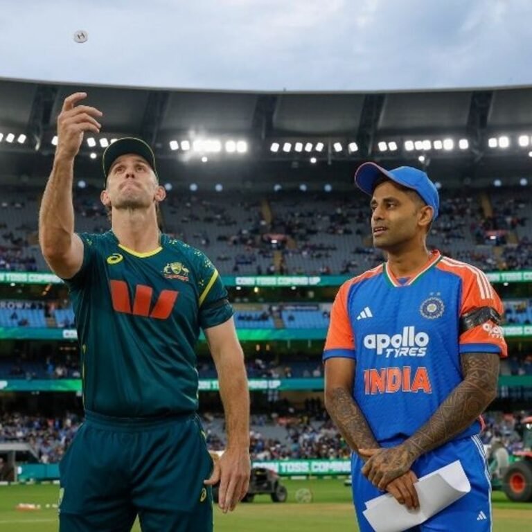 दूसरा टी-20, 50 के अंदर भारत के 5 बैटर्स आउट:अक्षर पटेल रनआउट, जोश हेजलवुड ने पावरप्ले में 3 विकेट झटके