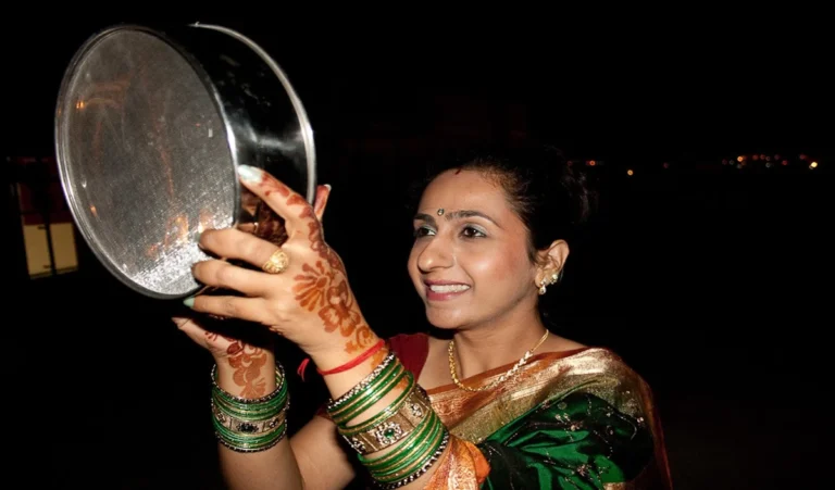 Karwa Chauth 2025: 10 अक्तूबर को रखा जाएगा करवा चौथ का व्रत, जानें पूजा का मुहूर्त