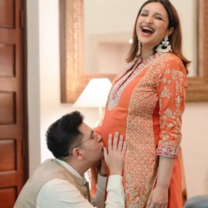 परिणीति चोपड़ा के अनसीन बेबी बंप PHOTOS:बर्थडे पर पति राघव चड्ढा ने शेयर किए, एक्ट्रेस ने बेटे को दिया है जन्म