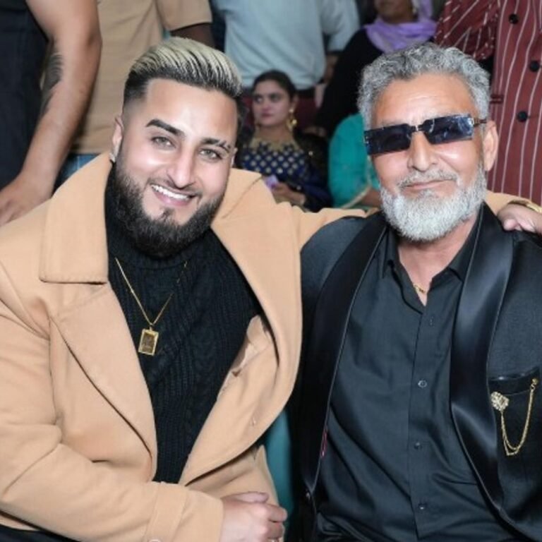 पंजाबी सिंगर खान साब के पिता का निधन:हार्ट अटैक आया; 17 दिन पहले मां की मौत हुई थी, कनाडा शो रद्द कर लौटे थे