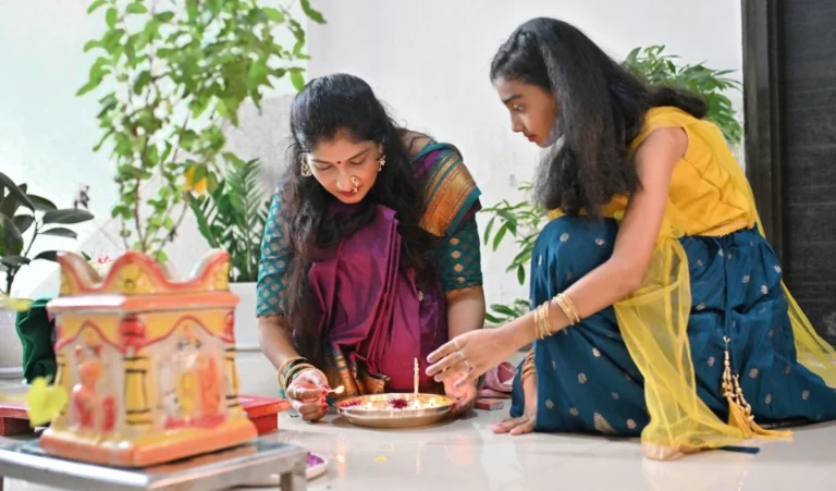 Tulsi Vivah 2025: इस बार कब तुलसी विवाह मनाया जा रहा? जानें सही तिथि, पूजा विधि और इसका महत्व