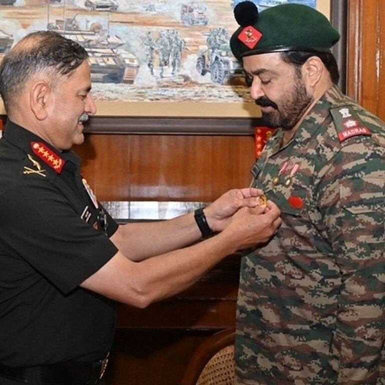 भारतीय सेना ने मलयालम सुपरस्टार मोहनलाल को सम्मानित किया:एक्टर ने जताया आभार, कहा- बेहद खुश और गर्व महसूस कर रहा हूं