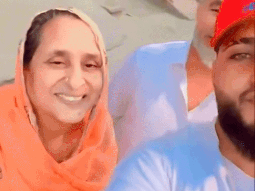 पंजाबी सिंगर खान साब के पिता का नमाज-ए-जनाजा आज:फगवाड़ा में हार्टअटैक से हुई मौत; लंबे समय सऊदी अरब में रहे, बेटे के कहने पर लौटे