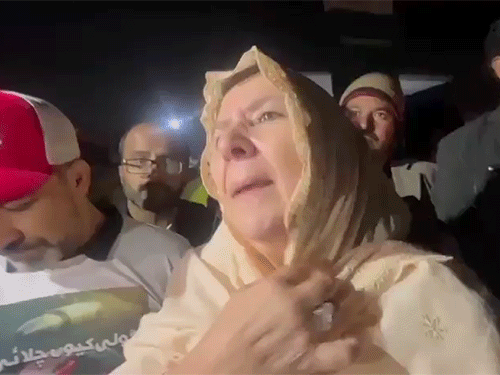 सोशल मीडिया पर इमरान खान की मौत की अफवाह:PAK सरकार चुप, बहनों ने कहा- मिलने नहीं दिया जा रहा, पुलिस पर बदसलूकी का आरोप