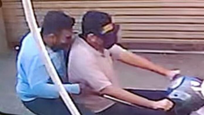 जबलपुर में 19 लाख की लूट, गलियों में घूमकर पुलिस को चकमा दे रहे थे दोनों भाई, मास्क उतरते ही हो गए ट्रेस