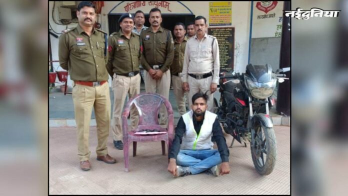 सोशल मीडिया की दोस्ती बनी मुसीबत, लड़की से मिलने पहुंचा यूपी का युवक, चाकू दिखाकर परिवार को धमकाया