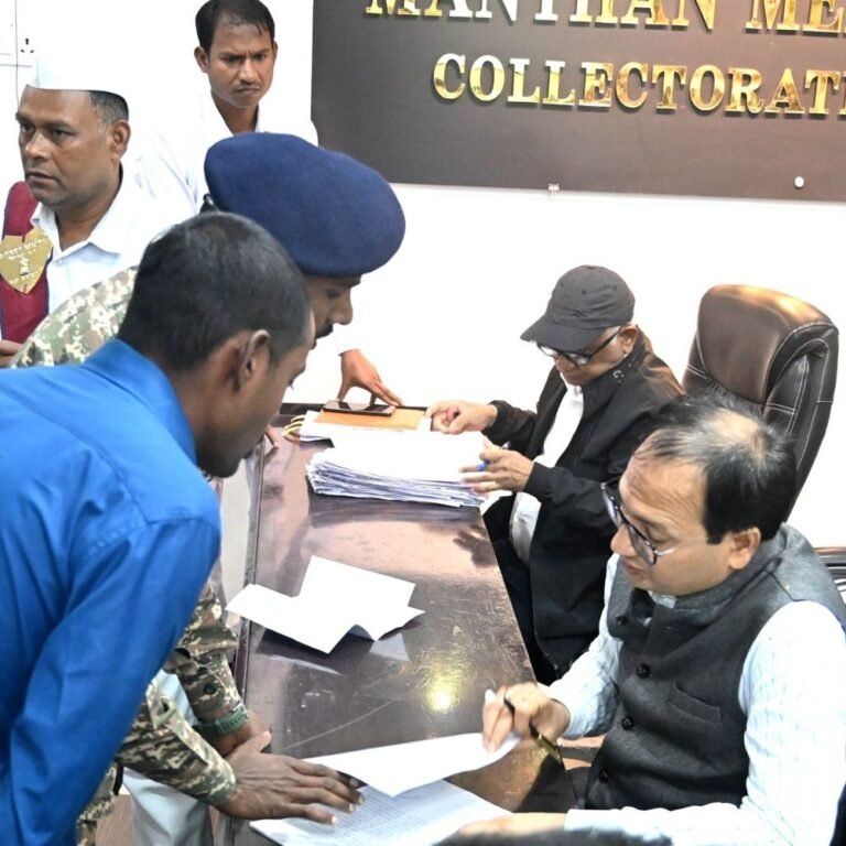 जनदर्शन में शराब दुकान, सड़क अतिक्रमण का विरोध:बिलासपुर कलेक्टर संजय अग्रवाल ने आबकारी, राजस्व विभाग को कार्रवाई के निर्देश दिए