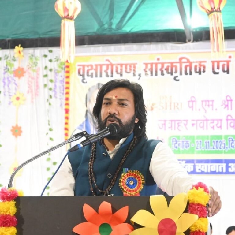 मंत्री गुरु खुशवंत साहेब पीएम श्री स्कूल में शामिल:वृक्षारोपण, सम्मान समारोह में बोले- युवाओं का भविष्य सुरक्षित कर रही सरकार