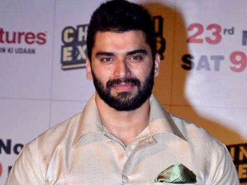 पैपराजी पर भड़के बॉलीवुड सेलेब्स:फराह खान अली-निकितिन धीर ने धर्मेंद्र की हेल्थ कवरेज को लेकर जताई नाराजगी, जैकी श्रॉफ ने भी सलाह दी