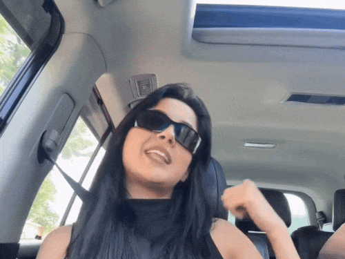 बॉलीवुड एक्ट्रेस शहनाज गिल को कनाडा थिएटर में पड़े धक्के:बोलीं- लोगों ने च्यूंटियां भी काटीं, बचने के लिए दूसरे थिएटर में छिपना पड़ा