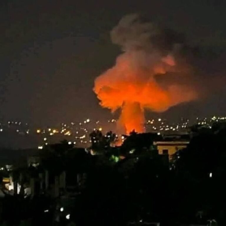 पाकिस्तान ने अफगानिस्तान में 3 जगह एयरस्ट्राइक​ की:घर पर बमबारी में 10 लोगों की मौत, इनमें 9 बच्चे और एक महिला