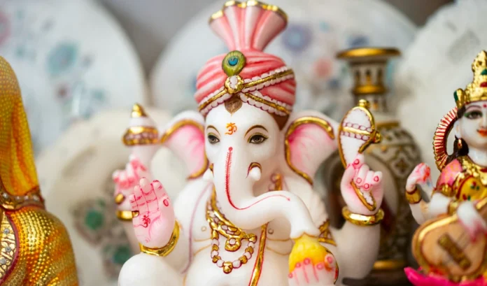 Ganadhipa Chaturthi 2025: गणाधिप संकष्टी पर सिर्फ एक काम! गणपति बदल देंगे आपकी किस्मत, मिलेगी सुख-समृद्धि