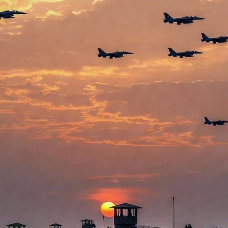 दिल्ली धमाके के बाद पाकिस्तानी वायुसेना अलर्ट:फाइटर जेट राजस्थान बॉर्डर पर गश्त कर रहे; ब्रिटेन की एडवाइजरी- लोग भारत-PAK बॉर्डर से 10KM दूर रहें