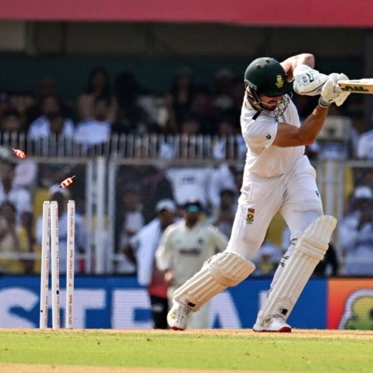 गुवाहाटी टेस्ट का दूसरा दिन आज:साउथ अफ्रीका ने 6 विकेट गंवाए, मुथुसामी और वेरिने पारी आगे बढ़ाएंगे; कुलदीप को 3 विकेट