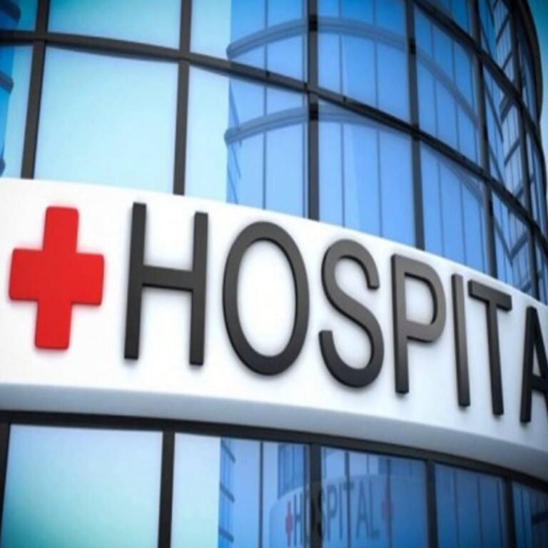 निजी अस्पतालों पर नकेल:अब मोबाइल पर मिलेगा आयुष्मान का मैसेज इलाज पर कितना खर्च, कितना बचा है बैलेंस