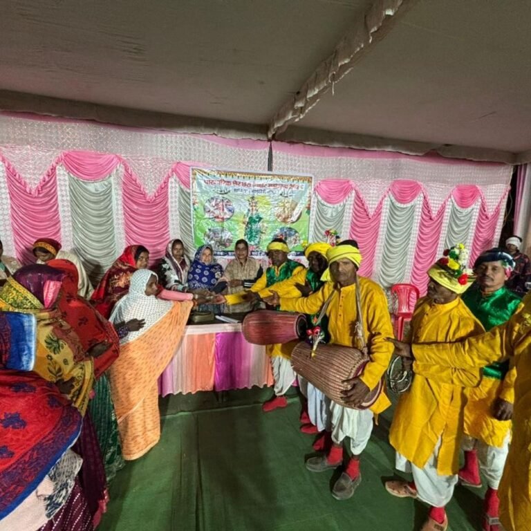 मड़ई गांव में छेरछेरा तिहार मनाया गया:पारंपरिक नृत्य, गायन और सामाजिक विचारों पर गोष्ठी का आयोजन