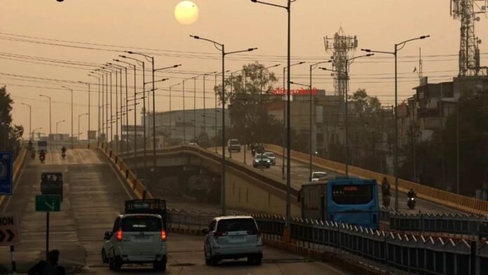 MP Weather Update: मध्य प्रदेश में आज मिलाजुला रहेगा मौसम, कल से ठंड दिखाएगी अपने तेवर