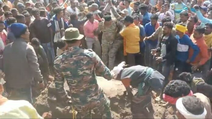 कांकेर में सरपंच के पिता के शव को लेकर बवाल, धर्म और परंपरा के टकराव में सुलग उठा गांव, पुलिस-ग्रामीण घायल