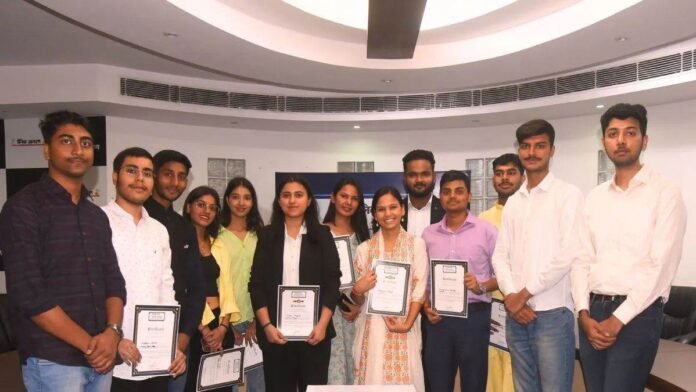 'OTT प्लेटफॉर्म पर बढ़ती अश्लीलता पर कंट्रोल जरूरी', दैनिक जागरण अभिमत में युवाओं की दो टूक राय