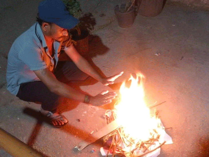 ठंड बढ़ी…रायपुर में 12 जगहों पर अलाव की व्यवस्था:अंबिकापुर में 7 डिग्री न्यूनतम तापमान, रायगढ़ में भी लुढ़का पारा, 2 दिन ऐसा ही मौसम