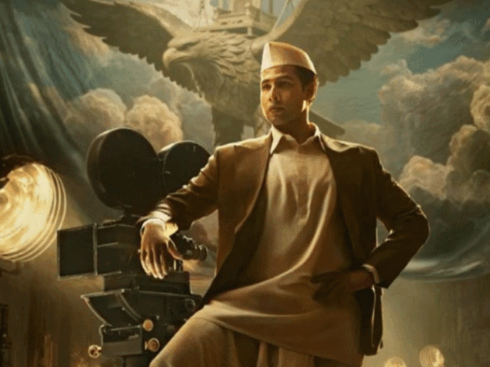 वी. शांताराम की बायोपिक से तमन्ना का लुक आया सामने:साड़ी में दिखीं एक्ट्रेस, फिल्म में निभा रही हैं फिल्ममेकर की पत्नी जयश्री का रोल