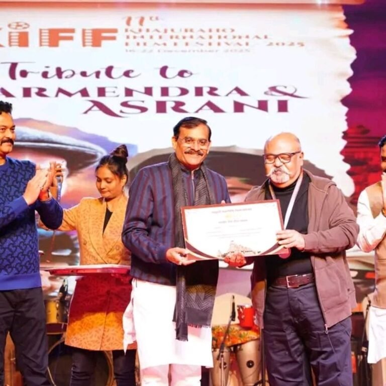 खजुराहो फिल्म फेस्टिवल में पहुंचे एक्टर सौरभ शुक्ला:बोले- मैं मुद्दों पर नहीं, कहानी पर फिल्म बनाता; बांग्लादेशहिंसा पर फिल्म बनाने से किया इनकार