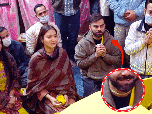 विराट-अनुष्का ने गुरु दीक्षा वाली कंठी पहनी:संत प्रेमानंद बोले- हमने आपका हाथ पकड़ लिया; VIDEO में महाराज से दीक्षा लेने के नियम