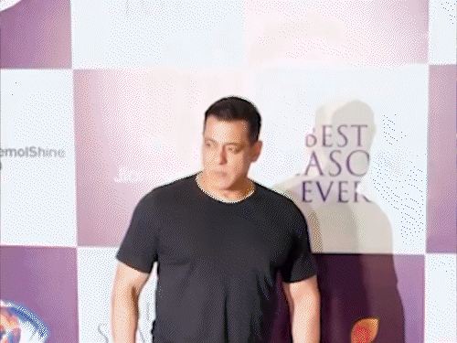 बिग बॉस 19 सक्सेस पार्टी:ब्लैक लुक में सलमान खान ने मारी स्वैग एंट्री, तान्या मित्तल का साड़ी अवतार , फरहाना-अमाल समेत सभी कंटेस्टेंट्स पहुंचे