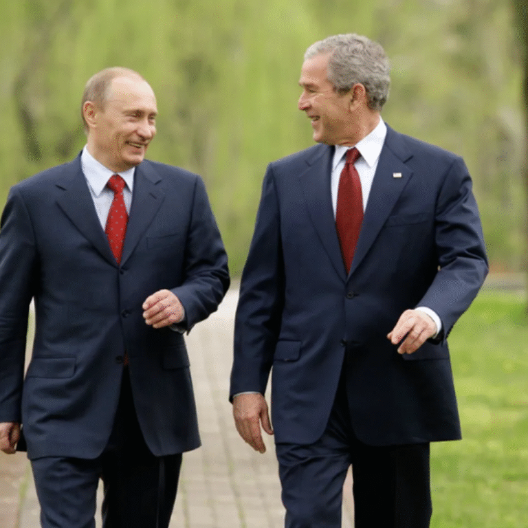 पाकिस्तान के एटमी हथियार दुनिया के लिए खतरा:दस्तावेजों से खुलासा- पुतिन ने 24 साल पहले जॉर्ज बुश को आगाह किया था