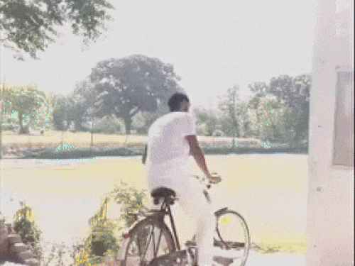 क्रिकेटर अर्शदीप ने 18 सेकेंड में दिखाई स्ट्रगल:साइकिल से मर्सिडीज और आलीशान कोठी का सफर बताया; नाम दिया- डे वन से वन डे