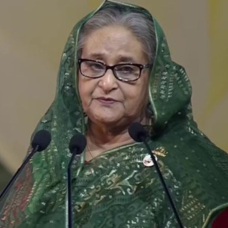 हसीना बोलीं- बांग्लादेश में भारत विरोध के लिए यूनुस जिम्मेदार:उनके समर्थन से कट्टरपंथी हिंसा कर रहे, अल्पसंख्यकों पर हमले हो रहे