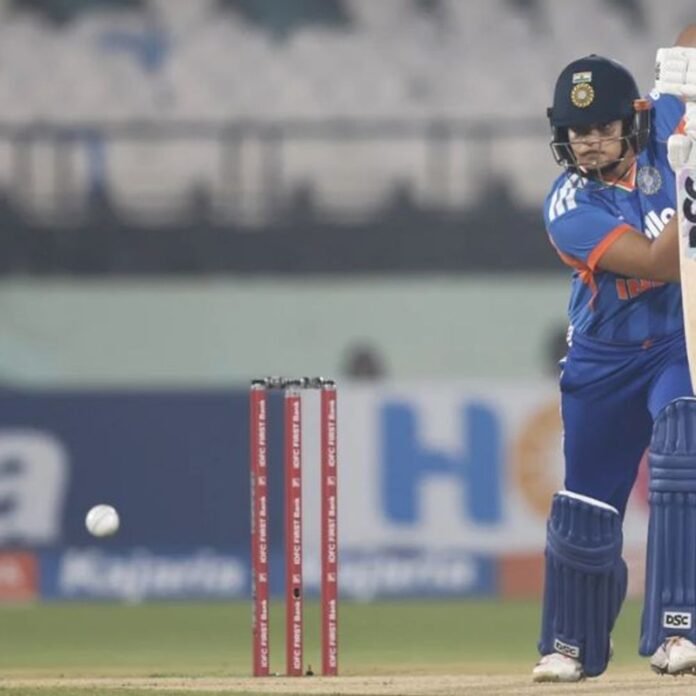 इंडिया विमेंस ने दूसरा टी-20 भी जीता:श्रीलंका को 7 विकेट से हराया, शेफाली की फिफ्टी; वैष्णवी शर्मा ने 2 विकेट लिए
