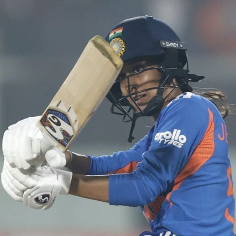 इंडिया विमेंस ने श्रीलंका को 8 विकेट से हराया:पहले टी-20 में जेमिमा रोड्रिग्ज की फिफ्टी, स्मृति मंधाना ने 25 रन बनाए