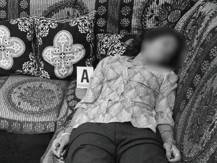 बिहार के युवक ने रायपुर में पत्नी को मार डाला:ट्रेन के आगे कूदकर आत्महत्या की, सुसाइड नोट में लिखा-बीवी-बच्चों के बिना नहीं रह सकता