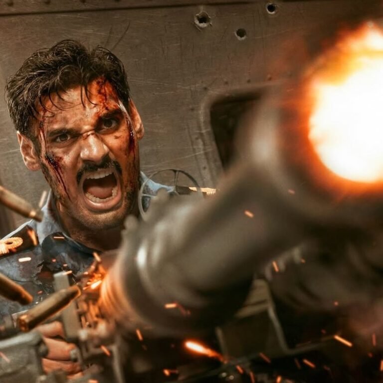 बॉर्डर 2 से अहान शेट्टी का फर्स्ट-लुक जारी:टैंक गन थामे नेवी ऑफिसर लुक में नजर आए, लोगों ने की सुनील शेट्टी से तुलना