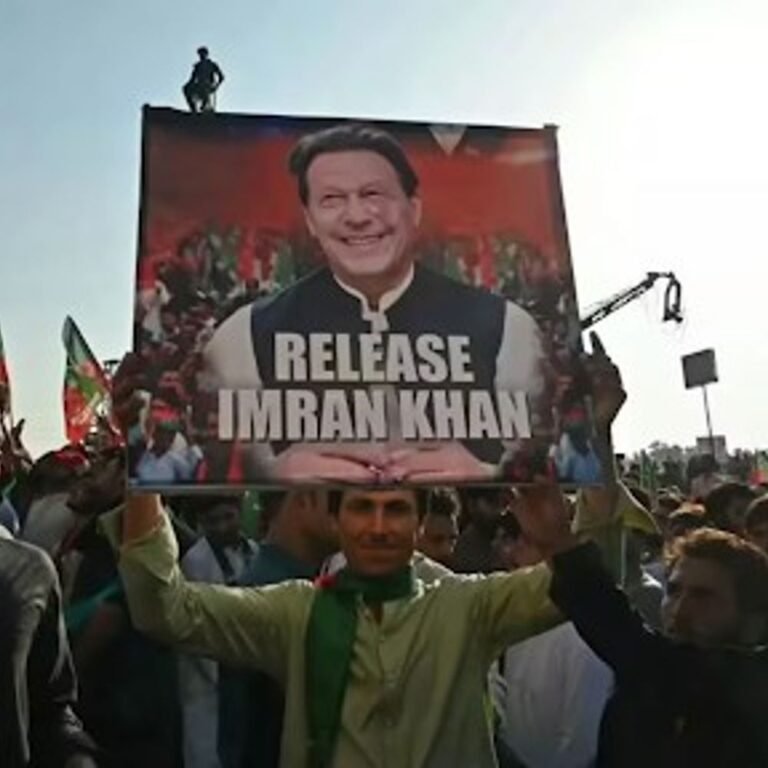 पाकिस्तान सराकर ने रावलपिंडी में धारा 144 लगाई:रैली-जुलूस निकालने पर रोक; प्रदर्शन की धमकी के बाद फैसला, इमरान से मिलने की मांग कर रही पार्टी