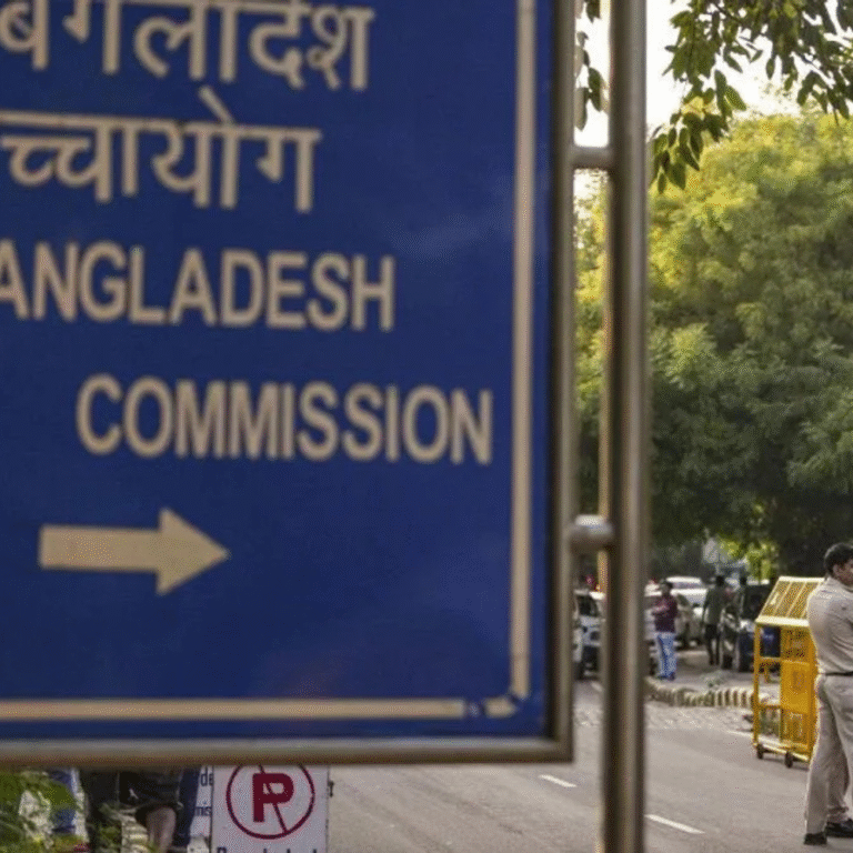 बांग्लादेश हाई कमीशन ने भारत में वीजा सर्विस रोकी:सुरक्षा का हवाला दिया; कहा- हादी हत्याकांड के आरोपी के भारत भागने की जानकारी नहीं