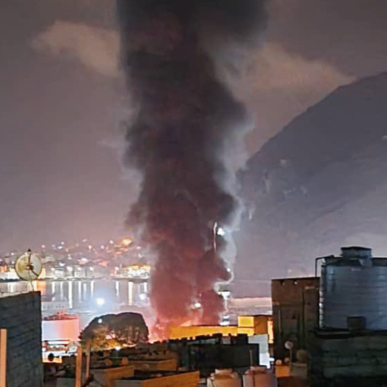 सऊदी अरब का यमन के मुकल्ला पोर्ट पर हवाई हमला:कहा- UAE से हथियारों की खेप आ रही थी; यमन ने 90 दिन की इमरजेंसी लगाई