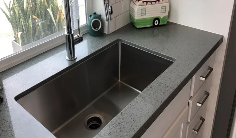 Vastu Tips: किचन सिंक के नीचे कभी नहीं रखना चाहिए ये चीजें, वरना घर आ सकती है निगेटिव एनर्जी